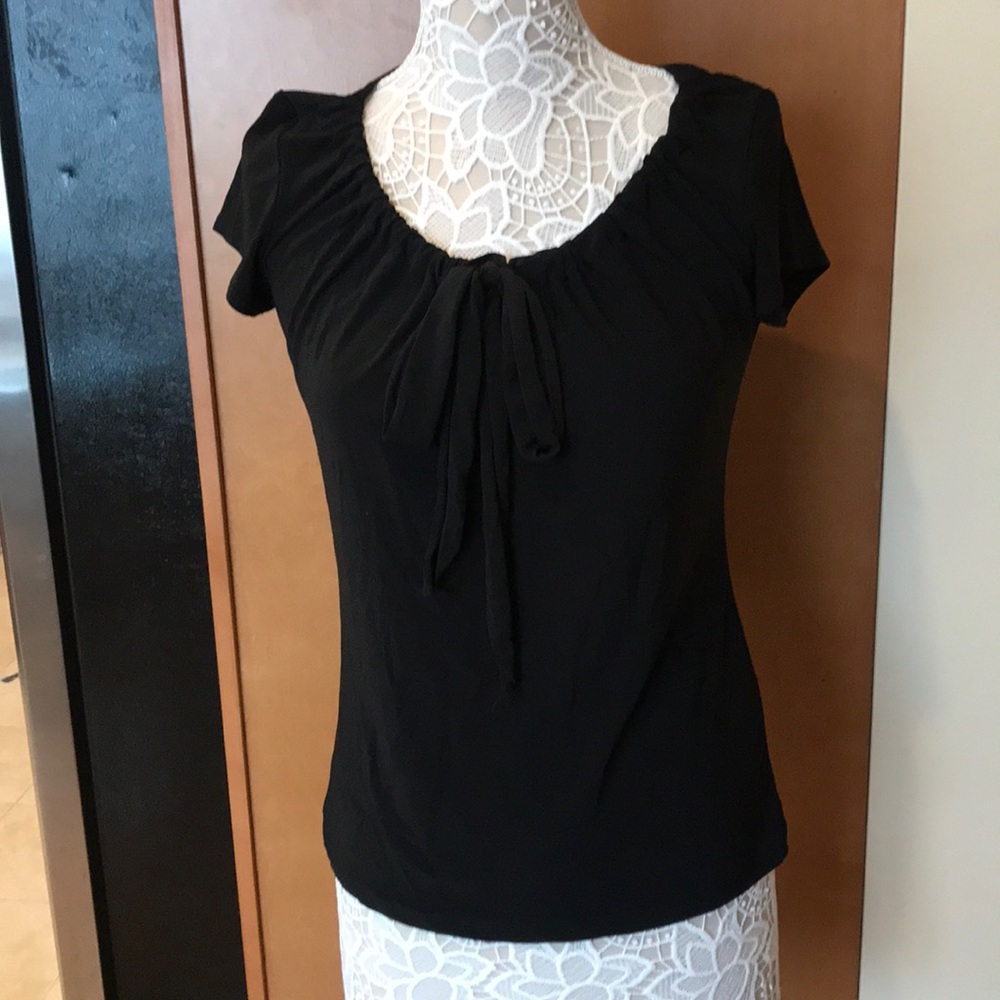 Susan Lawrence black top
